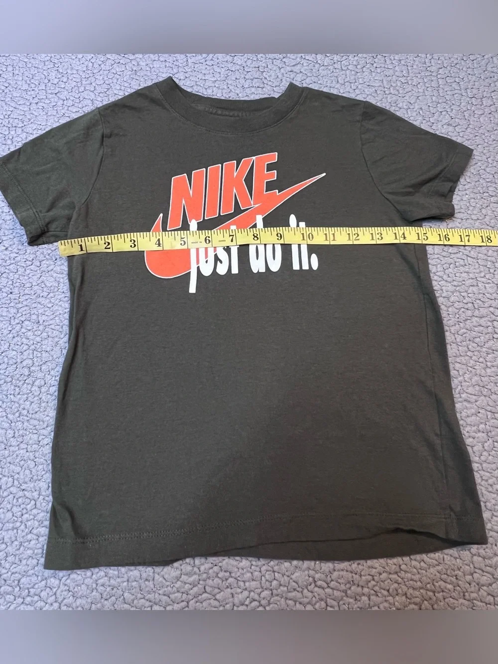 Nike Just Do It Short‎ Sleeve Olive Green T Shirt Little Boys Size Small